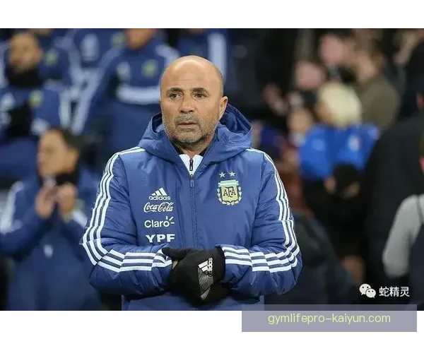 桑保利近期战术调整引发关注，球队表现稳健逐渐复苏